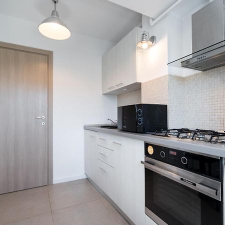 A Home Away - Politehnica Park Bukares Bagian luar foto