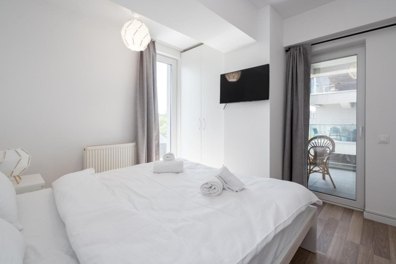 A Home Away - Politehnica Park Bukares Bagian luar foto